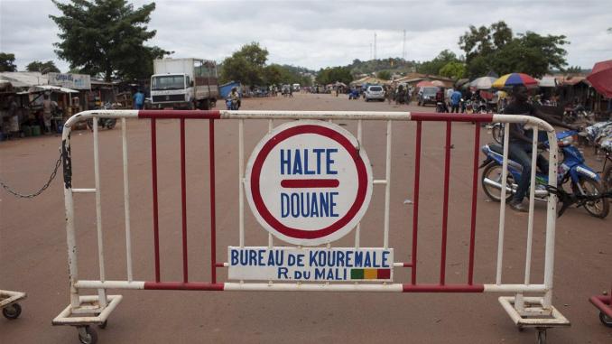 141024_wk72d_frontiere-mali-guinee_sn1250 (1)