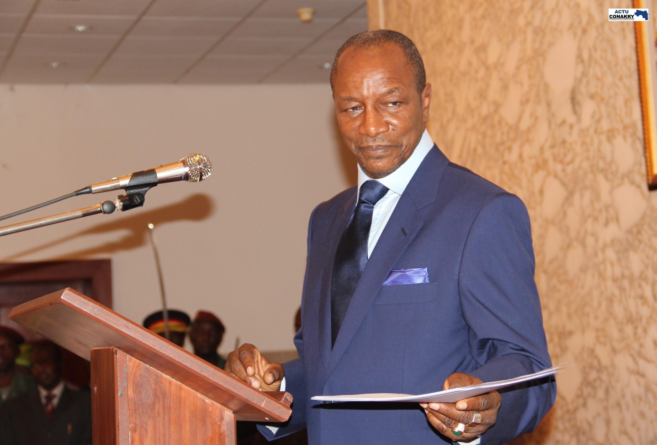 Alpha-Condé-signature-Décret