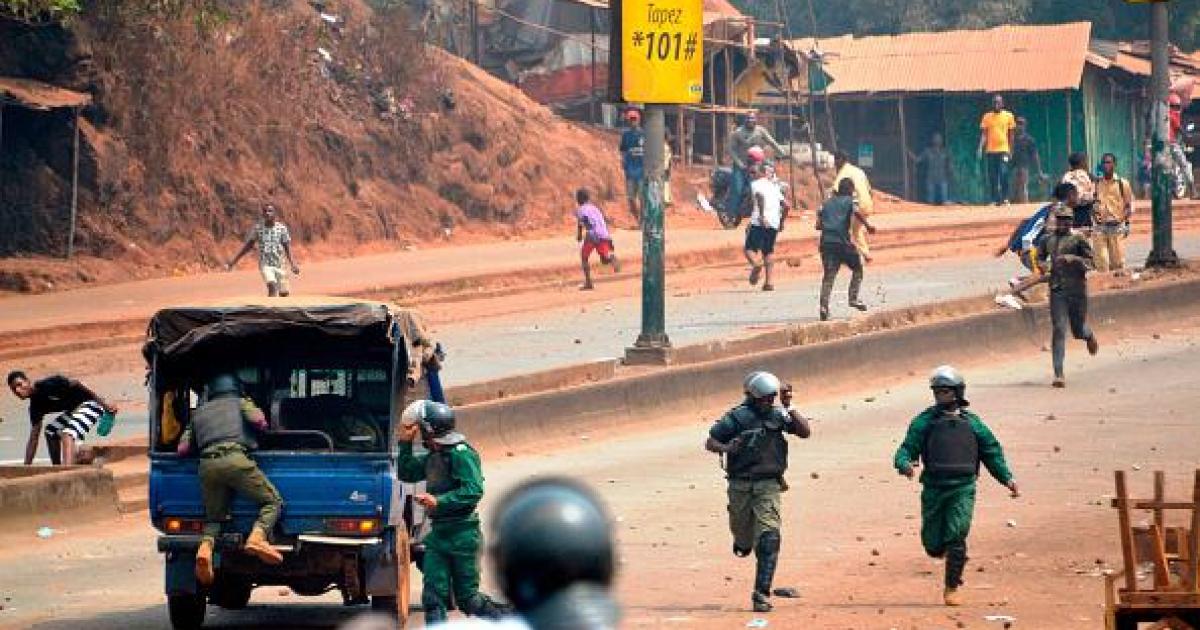 201807africa_guinea_police
