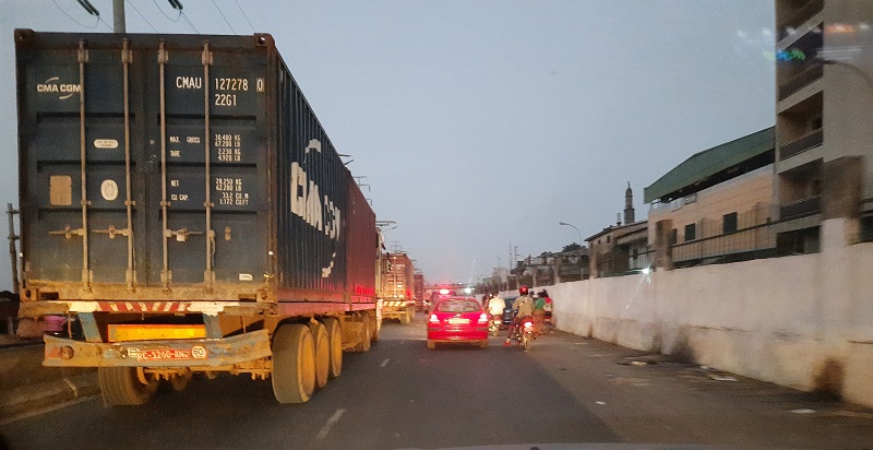 camions-sur-la-route